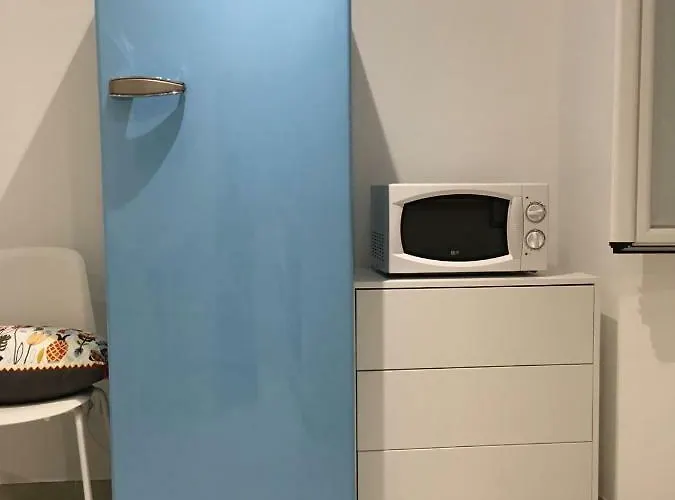 2 Pieces Climatise A Cote De La Rue Palmaro Apartment Menton