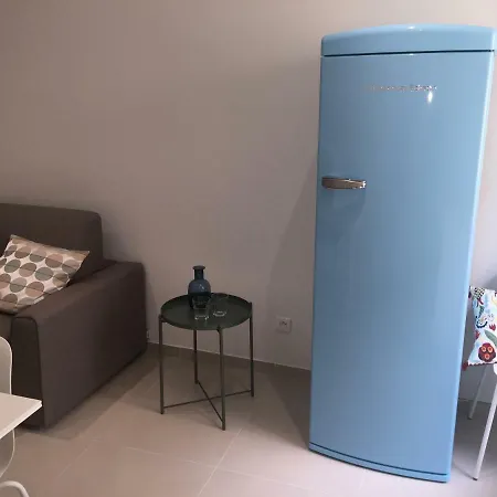 2 Pieces Climatise A Cote De La Rue Palmaro Apartment