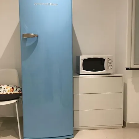 2 Pieces Climatise A Cote De La Rue Palmaro Apartment Menton