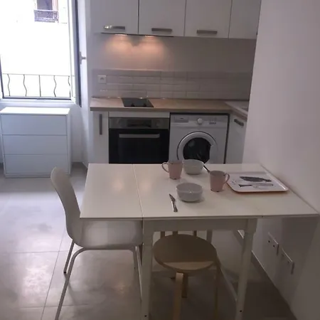 Apartment 2 Pieces Climatise A Cote De La Rue Palmaro *