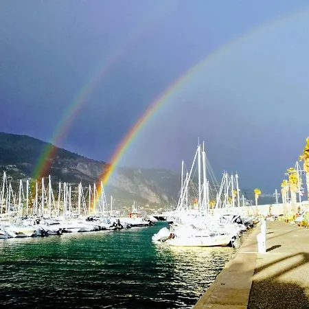 Deux Pièces Rue Piétonne Situation Idéale *