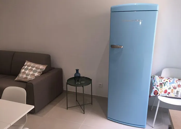 Deux Pièces Rue Piétonne Situation Idéale Apartamento