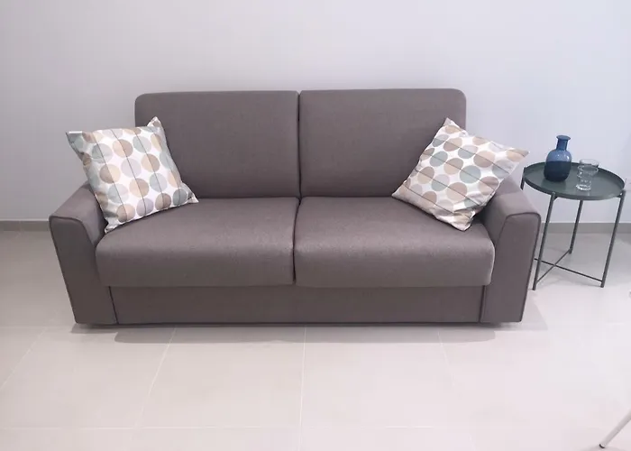 Apartment 2 Pieces Climatise A Cote De La Rue Palmaro